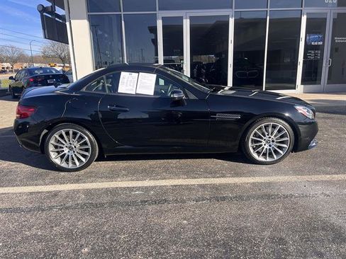 Used 2020 Mercedes-Benz SLC 300 image 2