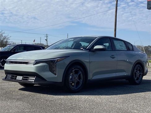 New 2026 Kia K4 LXS image 5