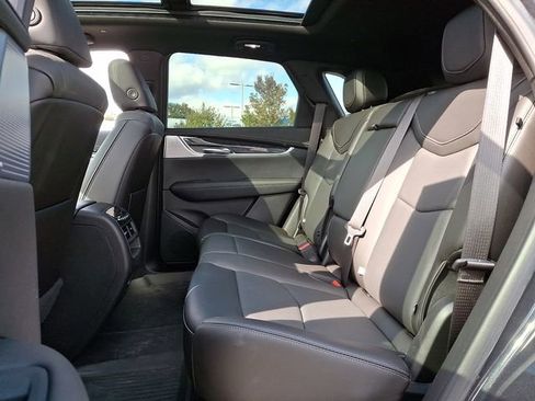 Used 2023 Cadillac XT5 Premium Luxury image 8