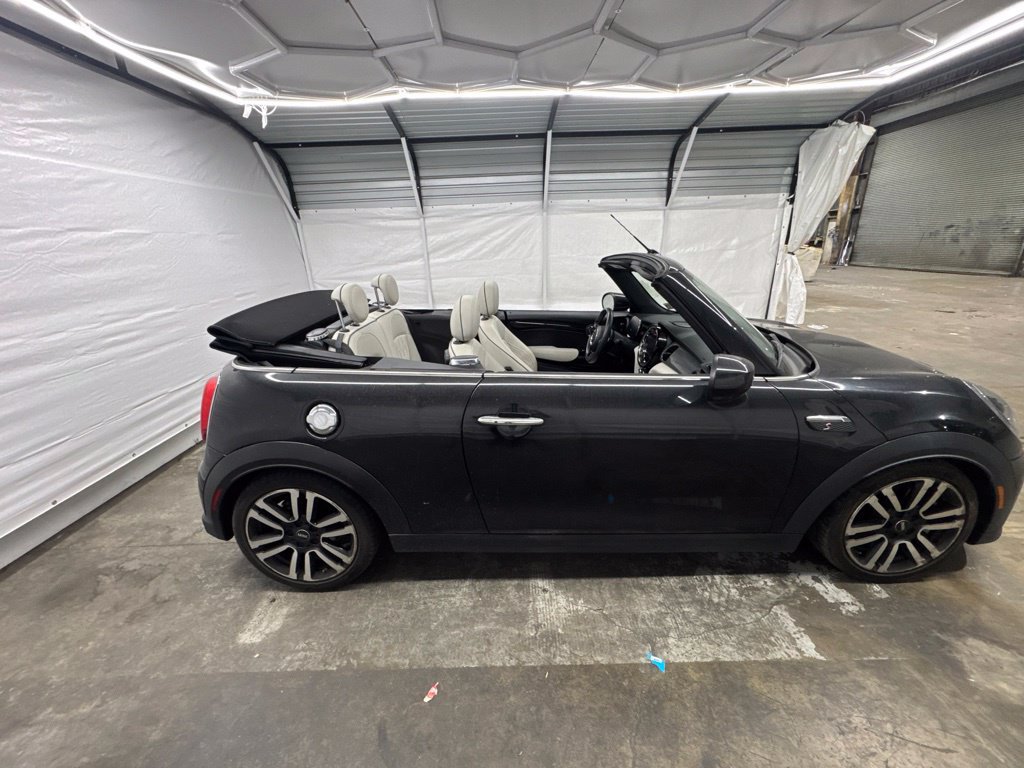 Used 2023 MINI Cooper S w/ Signature Upholstery Package FWD image 4