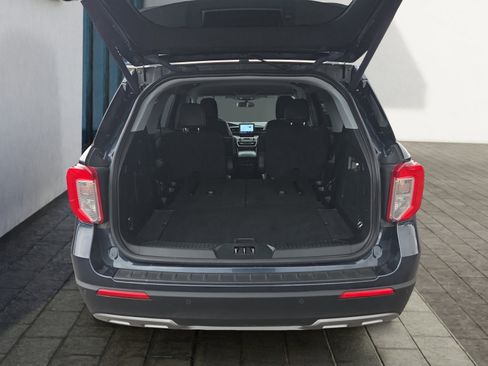 Certified 2023 Ford Explorer XLT w/ Equipment Group 202A image 25