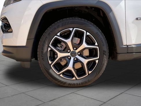 Used 2025 Jeep Compass Limited AWD/4WD image 12