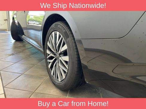 Used 2024 Nissan Altima 2.5 SV FWD image 17