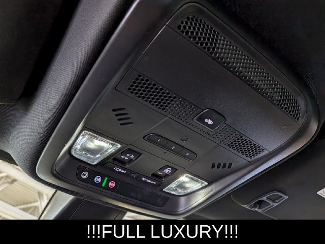 Used 2022 Cadillac XT5 Premium Luxury AWD/4WD image 17