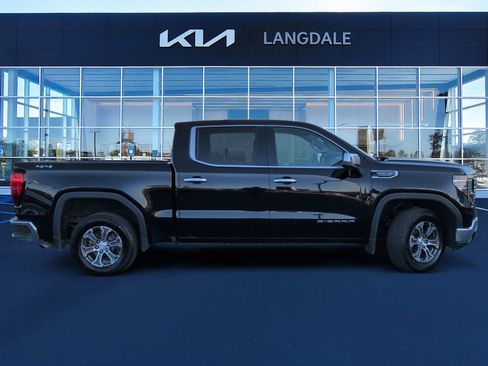 Used 2025 GMC Sierra 1500 SLT image 3