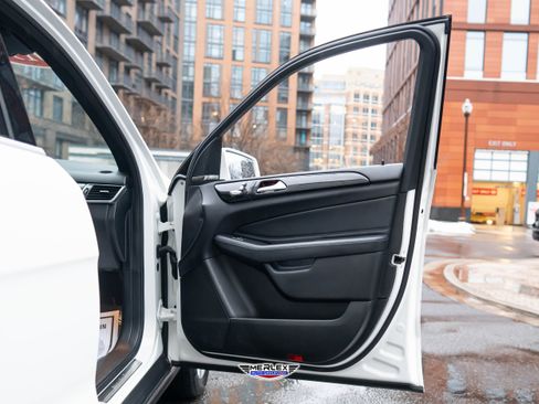 Used 2019 Mercedes-Benz GLE 400 400 4MATIC w/ Premium 1 Package image 44