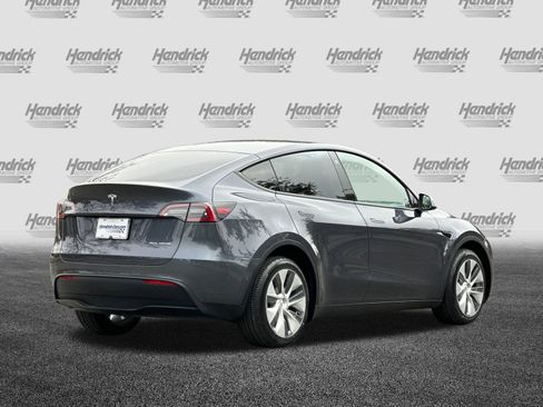 Used 2022 Tesla Model Y Long Range image 5