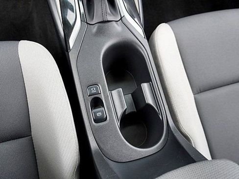 Used 2025 Toyota Corolla LE FWD image 29