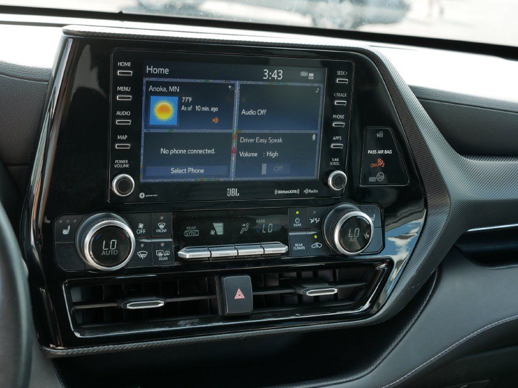 Used 2021 Toyota Highlander XSE AWD/4WD image 18