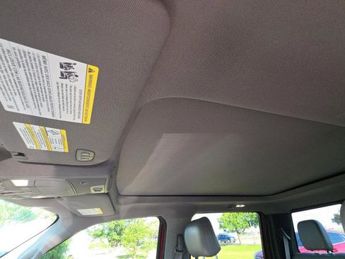 Used 2017 Ford F150 Lariat w/ Equipment Group 502A Luxury AWD/4WD image 15