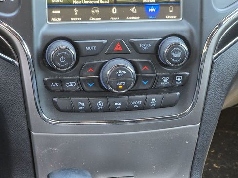 Used 2018 Jeep Grand Cherokee Trailhawk w/ Trailhawk Luxury Group AWD/4WD image 19