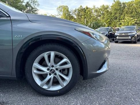 Used 2017 INFINITI QX30 Premium w/ Navigation Package FWD image 29