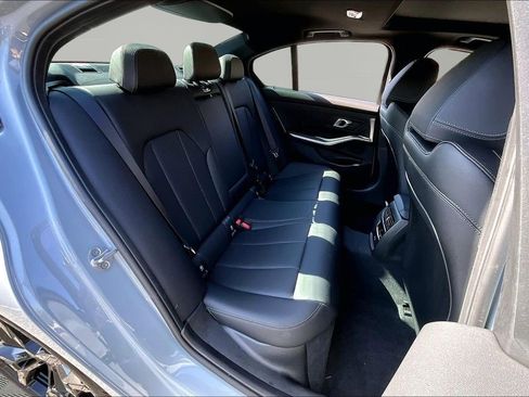 Used 2026 BMW 330i Sedan w/ M Sport Package image 17