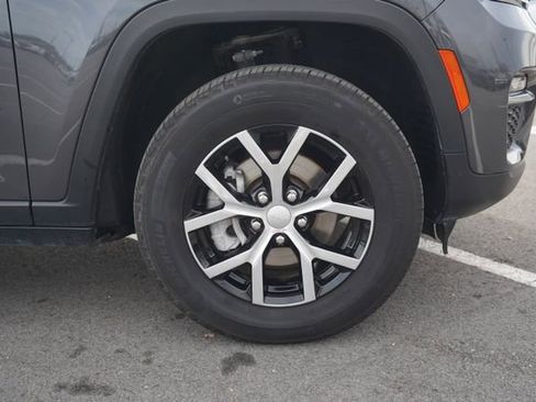 Used 2024 Jeep Grand Cherokee Limited image 42