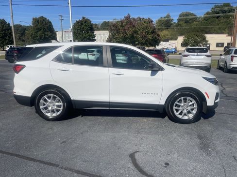 Used 2023 Chevrolet Equinox LS w/ Driver Confidence II Package image 4