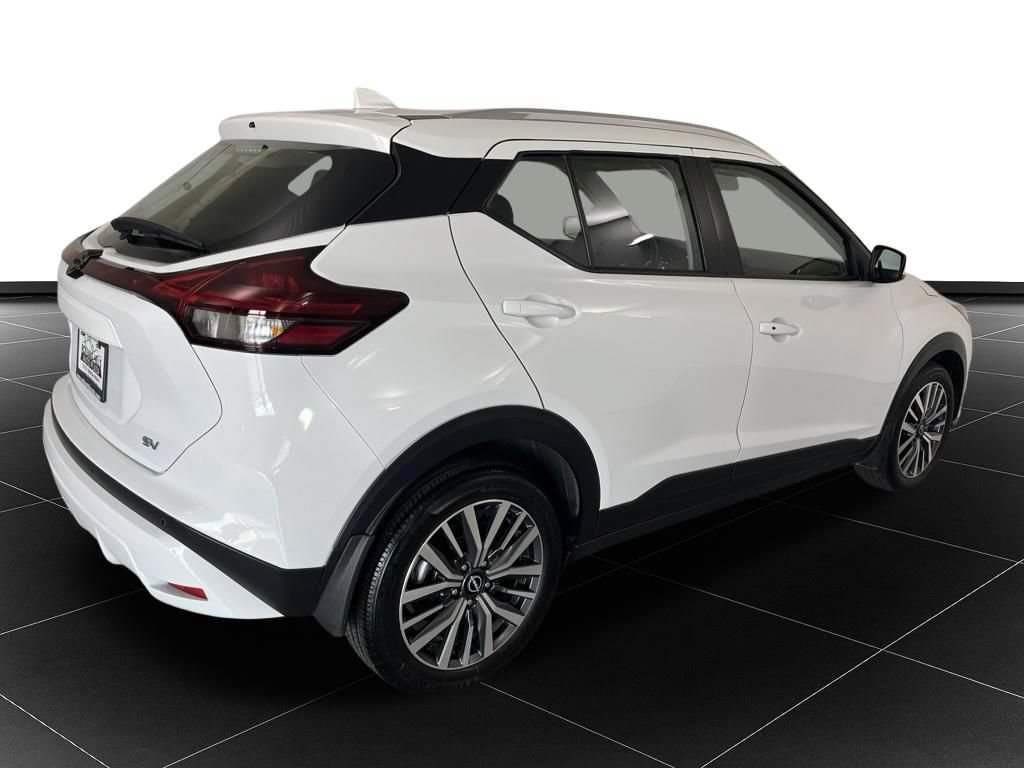 Used 2024 Nissan Kicks SV FWD image 5