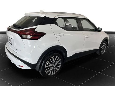 Used 2024 Nissan Kicks SV FWD image 5