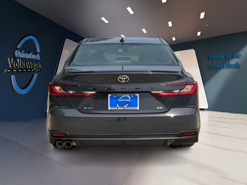Used 2026 Toyota Camry SE FWD image 5