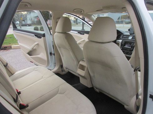 Used 2017 Volkswagen Passat 1.8T S image 55