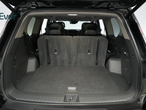 Used 2024 Kia EV9 Light Long Range RWD image 8
