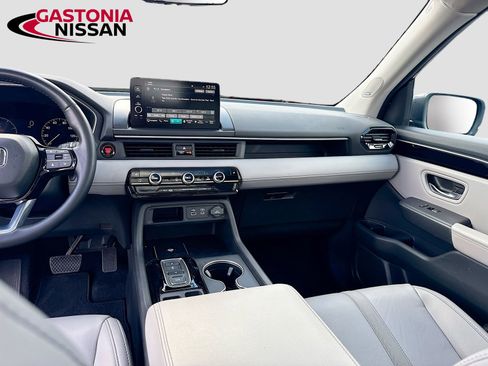 Used 2023 Honda Pilot Touring image 30