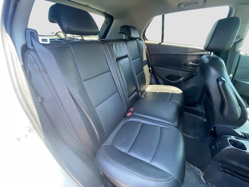 Used 2020 Chevrolet Trax Premier w/ LPO, Cargo Package FWD image 16