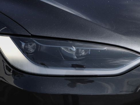 Used 2024 Tesla Model X AWD/4WD image 4
