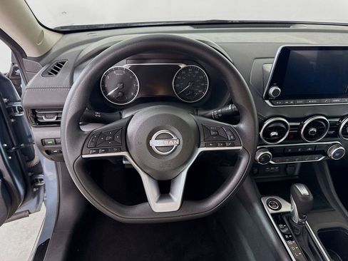 Used 2024 Nissan Sentra SV FWD image 17