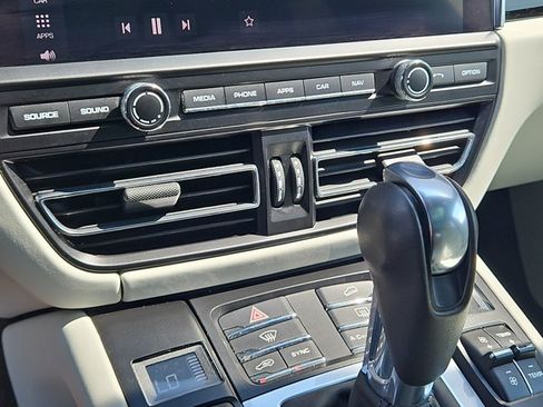 Certified 2019 Porsche Macan S AWD/4WD image 36