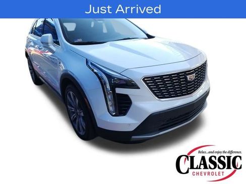 Used 2020 Cadillac XT4 Premium Luxury w/ Cold Weather Package image 13