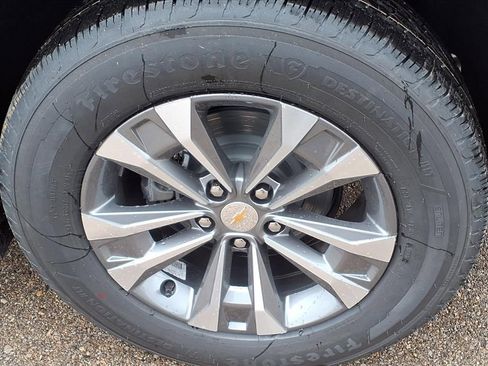 New 2026 Chevrolet Equinox LT w/ Convenience Package II FWD image 7