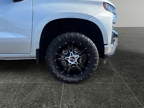 Used 2019 Chevrolet Silverado 1500 LT w/ All-Star Edition AWD/4WD image 9