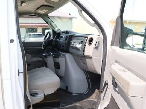 Used 2017 Ford E-350 and Econoline 350 Super Duty image 10