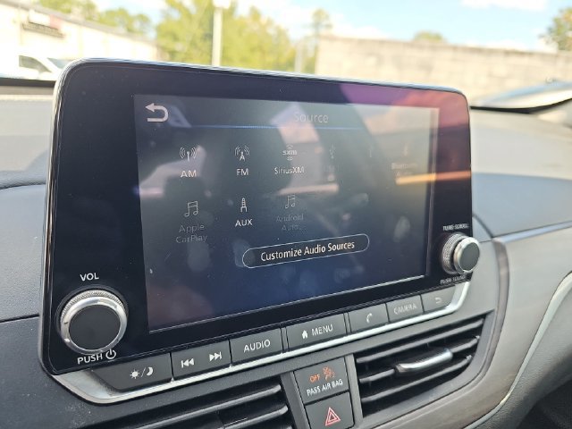 Used 2024 Nissan Altima 2.5 SV FWD image 17