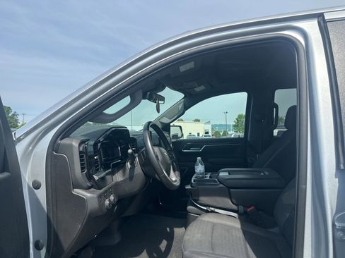Used 2022 Chevrolet Silverado 1500 LT AWD/4WD image 7