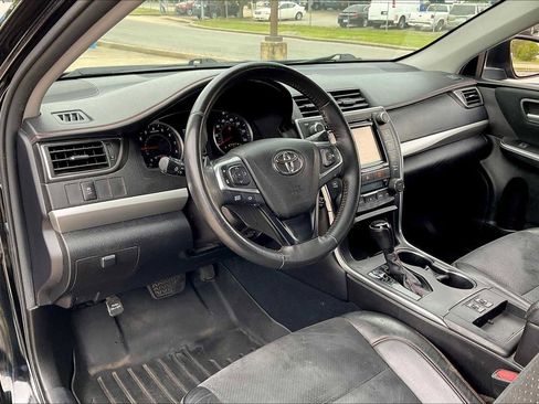 Used 2017 Toyota Camry XSE image 17