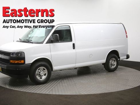 Used 2018 Chevrolet Express 2500 w/ Driver Convenience Package RWD image 56