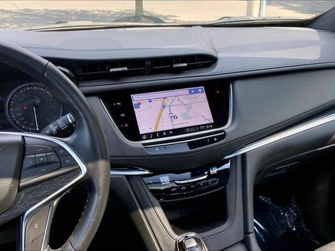 Used 2024 Cadillac XT5 Premium Luxury w/ Technology Package AWD/4WD image 5