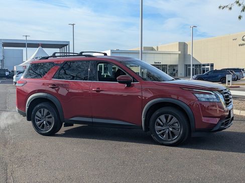 Certified 2024 Nissan Pathfinder SV w/ Lighting Package (N92) image 6