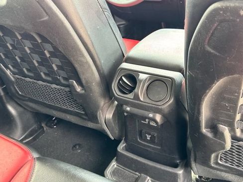 Used 2023 Jeep Wrangler Unlimited Rubicon 4xe AWD/4WD image 17