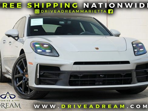 Used 2025 Porsche Panamera image 2