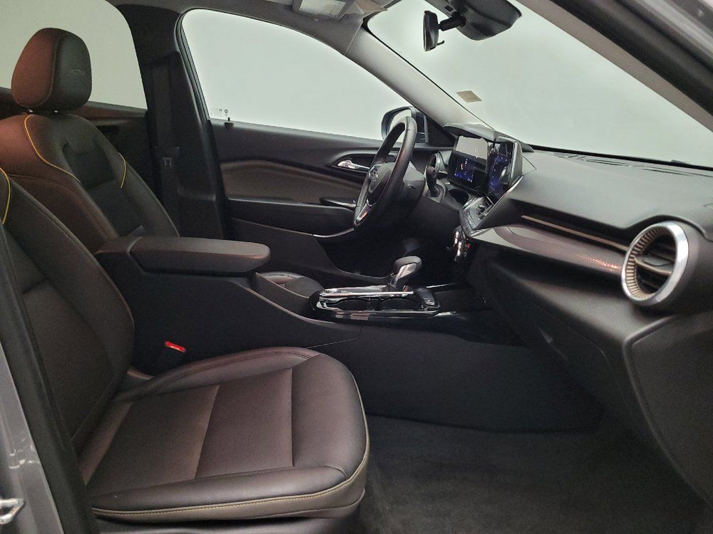 Used 2025 Chevrolet Trax ACTIV w/ Driver Confidence Package FWD image 21