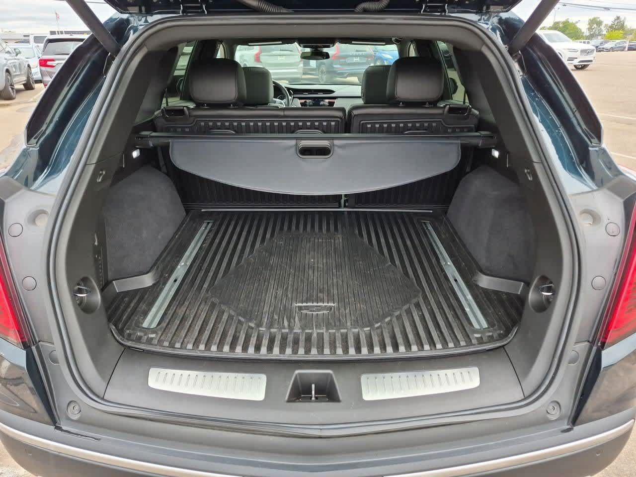 Used 2025 Cadillac XT5 Premium Luxury AWD/4WD image 36
