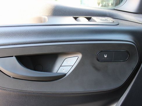 Used 2025 Mercedes-Benz Sprinter 2500 image 9