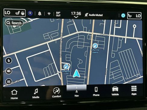 Used 2023 Chrysler Pacifica Limited FWD image 18