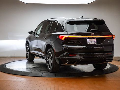 Used 2025 Buick Enclave Sport Touring w/ Power Package image 2