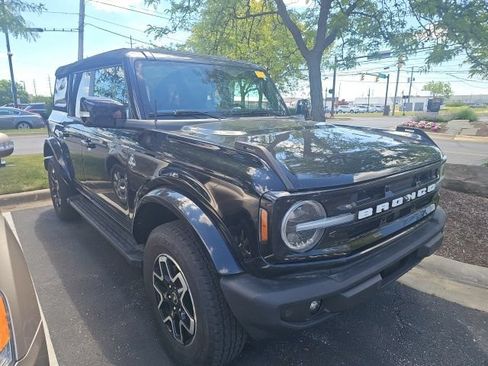 Used 2023 Ford Bronco Outer Banks AWD/4WD image 2