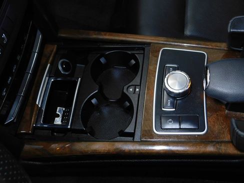 Used 2013 Mercedes-Benz E 350 4MATIC Sedan image 39