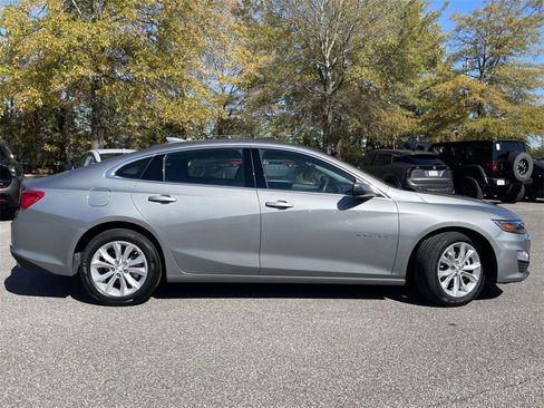 Used 2024 Chevrolet Malibu LT image 2