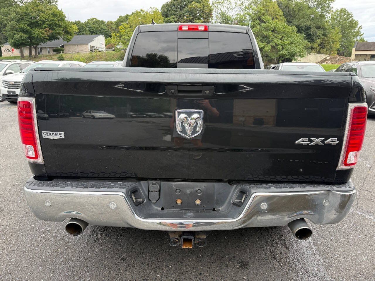Used 2017 RAM 1500 Laramie w/ Convenience Group AWD/4WD image 6